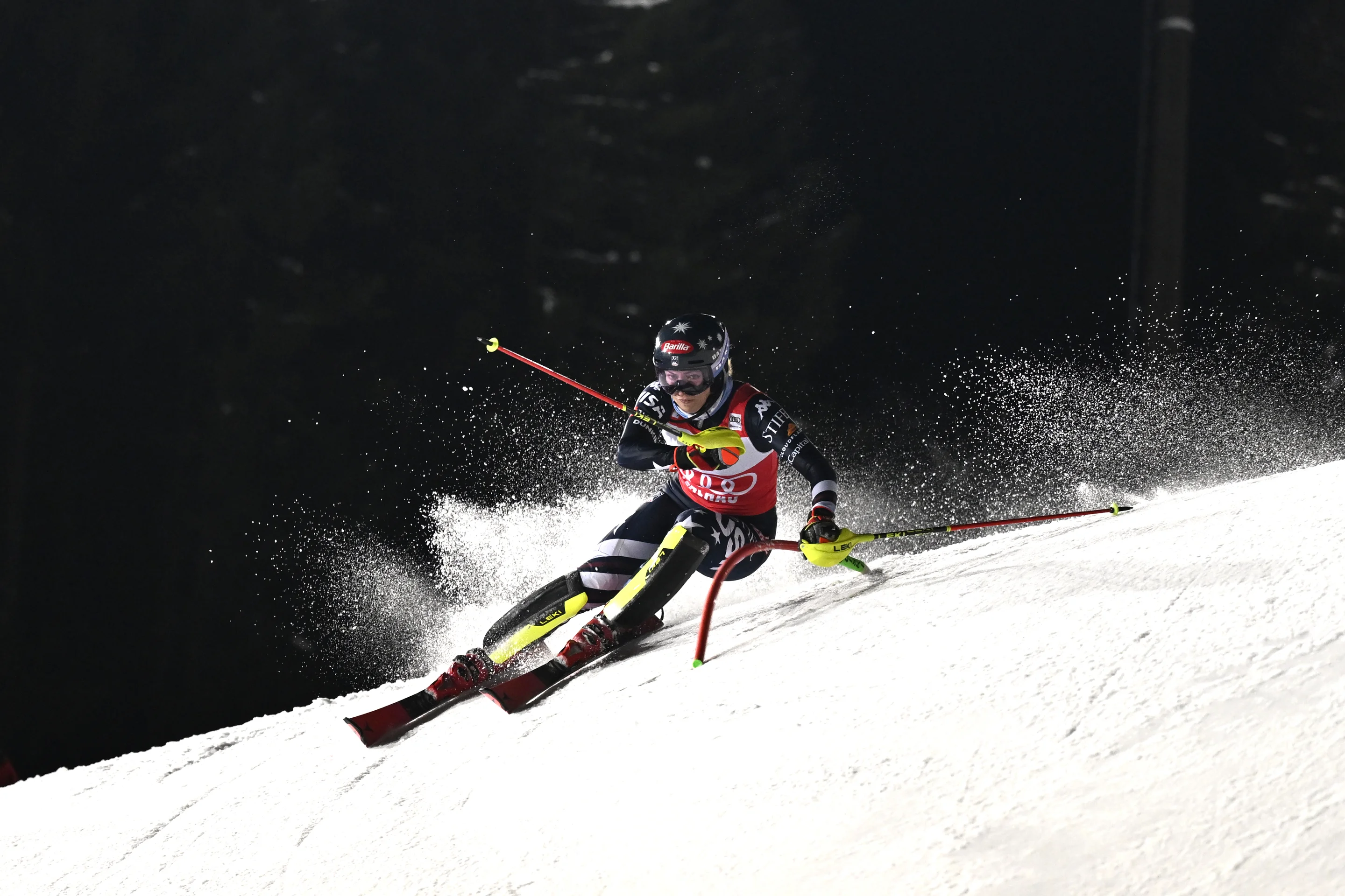 Mikaela Shiffrin (USA/Atomic) en route to winning the Flachau night slalom in January. ©FIS/ActionPress/Andreas Schaad