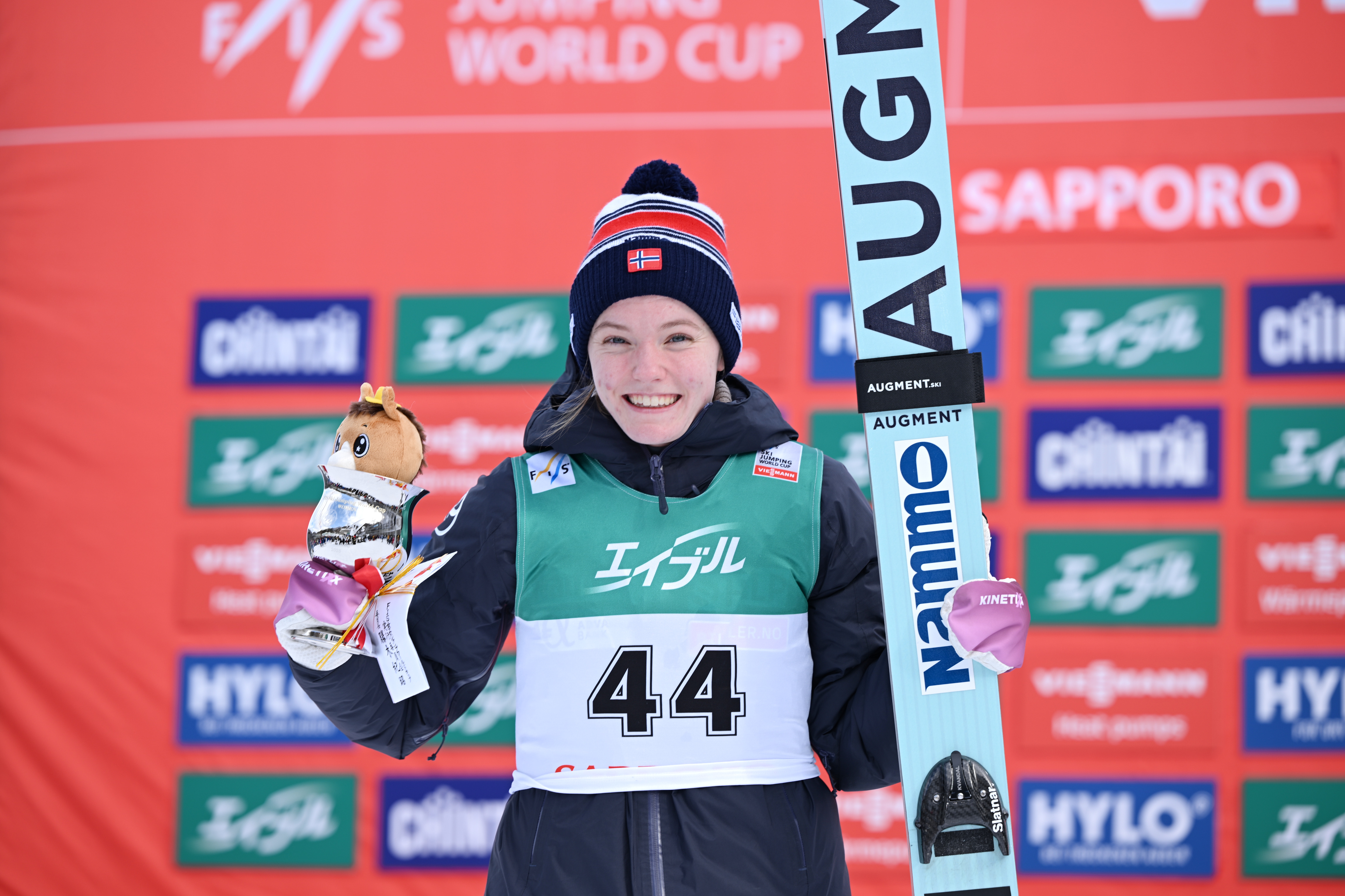 Superb Kvandal jumps to victory on second day in Sapporo