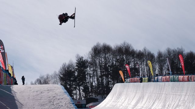 Torin Yater-Wallace (USA) competing at the halfpipe World Cup finals in Bokwang Phoenix Park. Photo: Mateusz Kielpinski