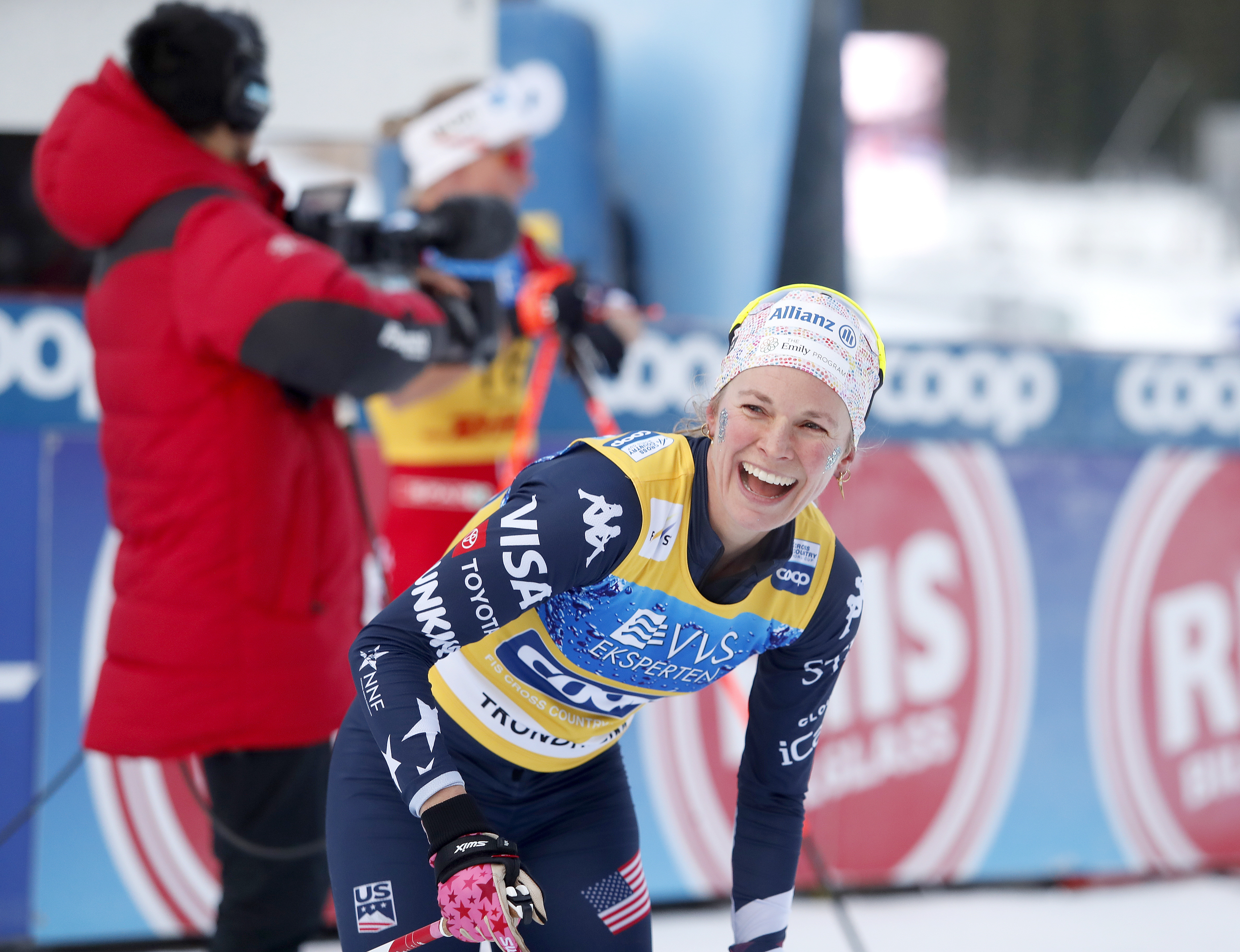 Diggins finally wins in Trondheim with Skiathlon sprint finish