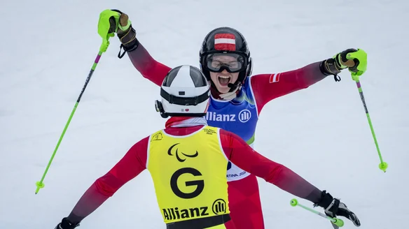 Aigner bags fourth gold as Voronchikhina and Zhang win Paralympic Slalom titles