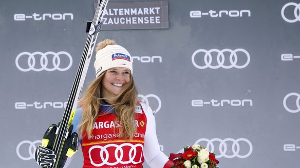 Corinne Suter conquers her first World Cup win