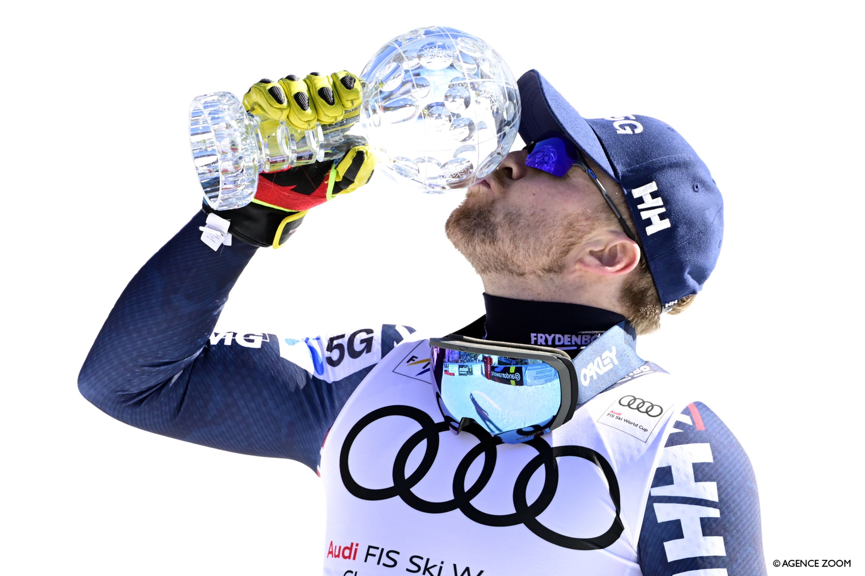 Kilde collects the downhill crystal globe (Agence Zoom)