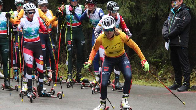 Im gelben Leibchen der Führenden im OPA-Wettbewerb startet Jenny Nowak zur am Sonntag in Klingenthal, wird nach 2,2 Kilometern Zweite. Foto: Brand-Aktuell