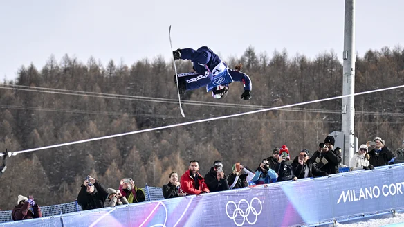 Kim begins Snowboard Halfpipe three-peat bid facing her ‘reflection’