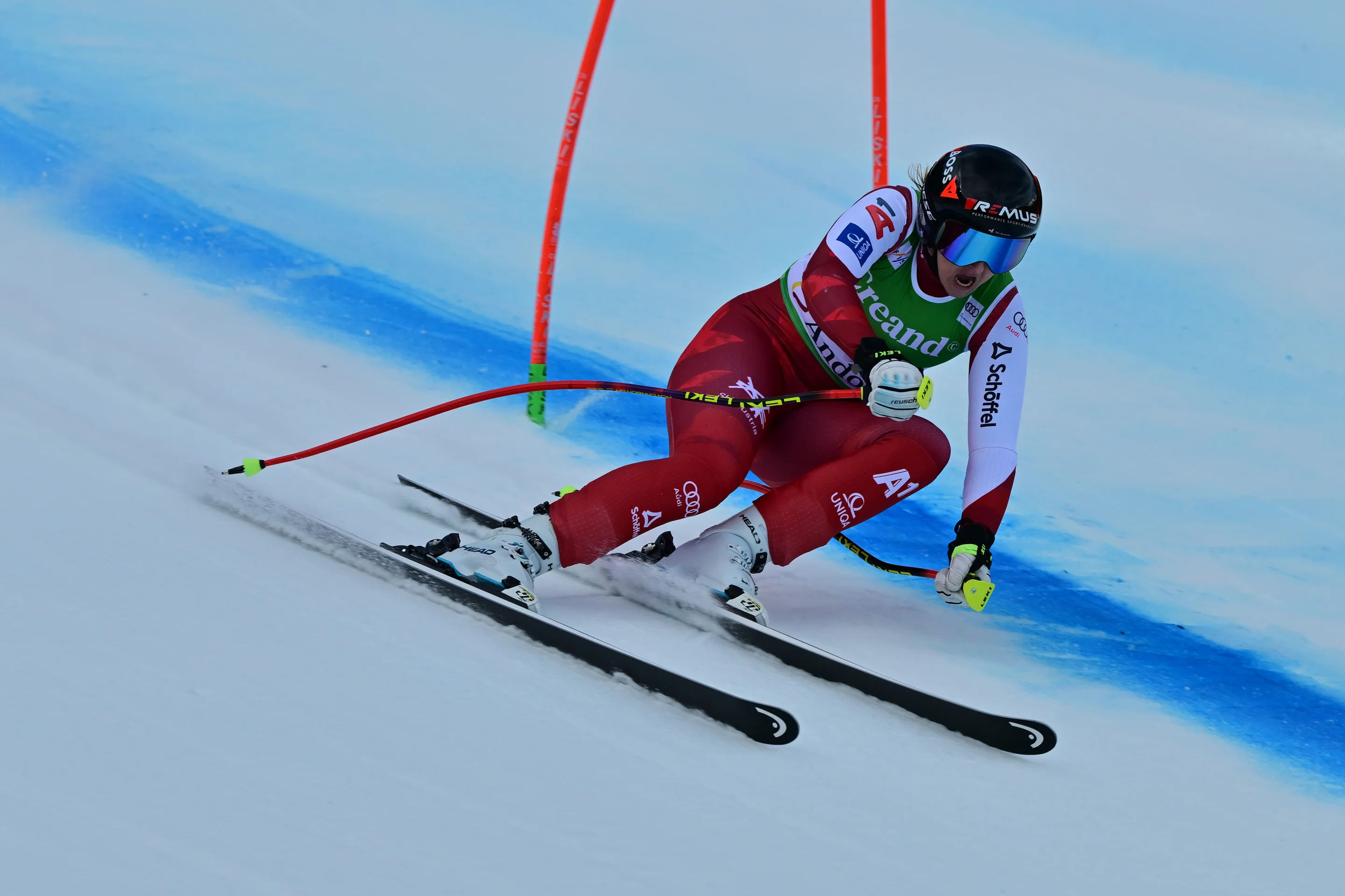 Runner-up Nina Ortlieb (AUT/Head) on her edges on one of the turns in the shadows down the Aliga course on Saturday. ©FIS/ActionPress/Toni Grases