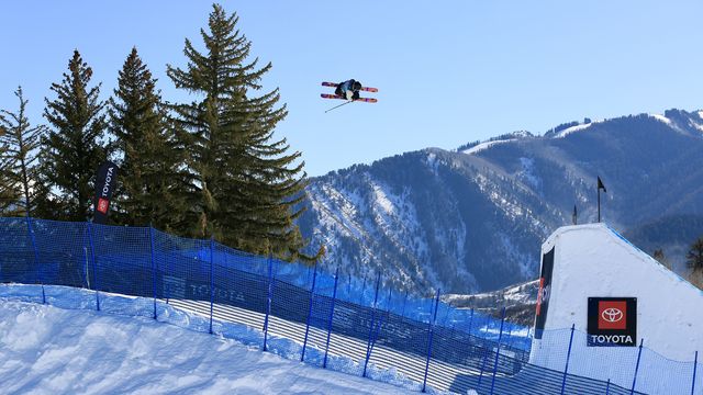 Slopestyle action from last season in Aspen © Buchholz/@fisparkandpipe