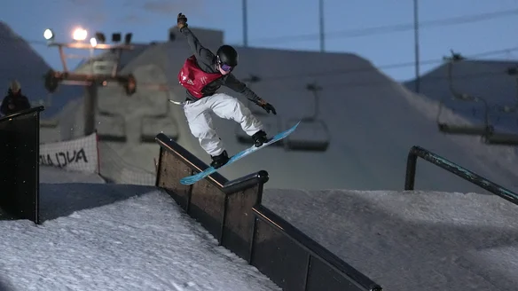 Langbakk saves best for last to win Rail Junior World title on Calgary home snow