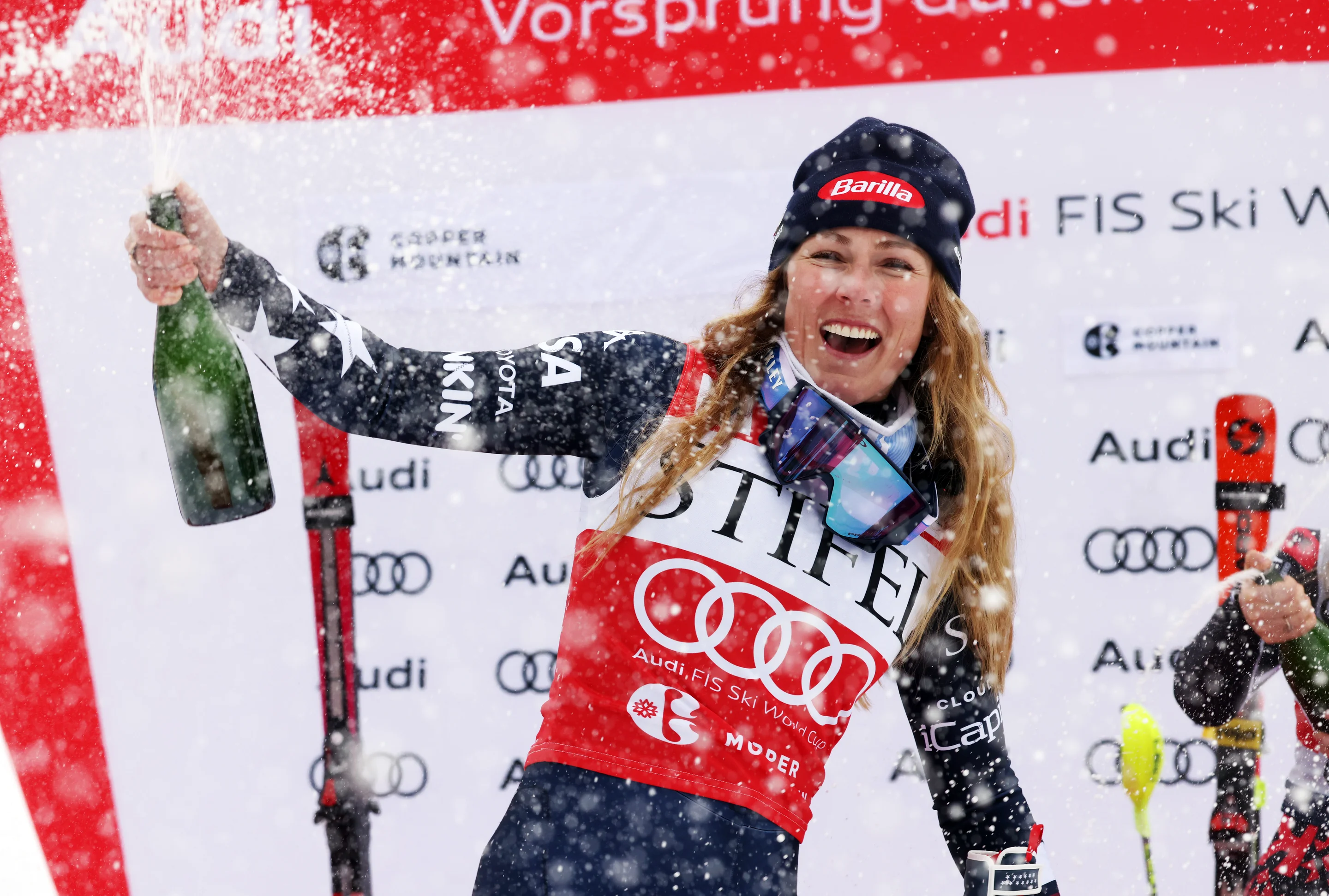 Mikaela Shiffrin (USA/Atomic) celebrates her 104th World Cup victory and her 67th in Slalom in Copper Mountain on Sunday. ©FIS/ActionPress/Matan Coll