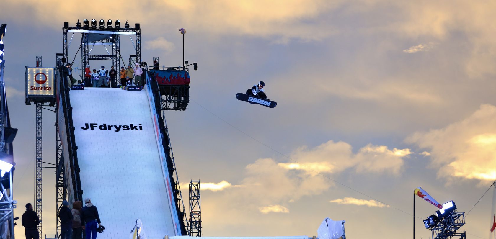 FIS | PREVIEW: Star-studded snowboard field at Big Air Chur 2024 FIS World Cup opener