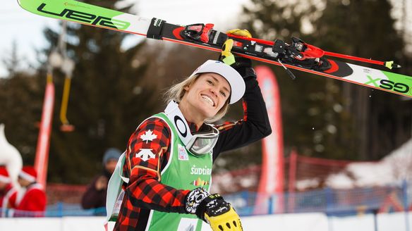 Georgia Simmerling retires from ski cross