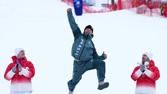 Men’s World Cup tour resumes with titles & history on the line