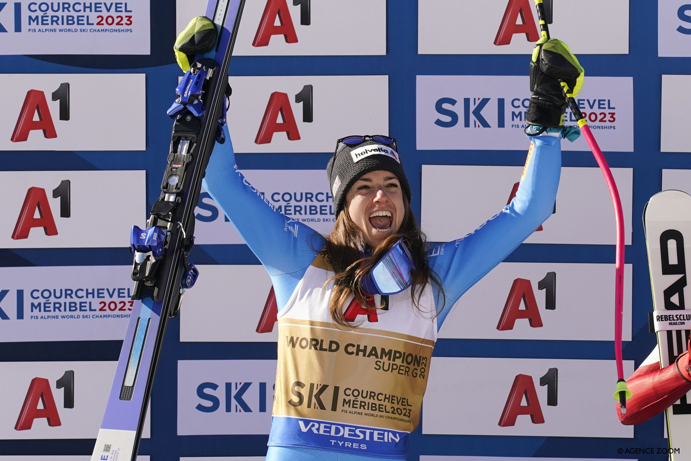 Marta Bassino (ITA) celebrates winning the world title in super-G (Agence Zoom)