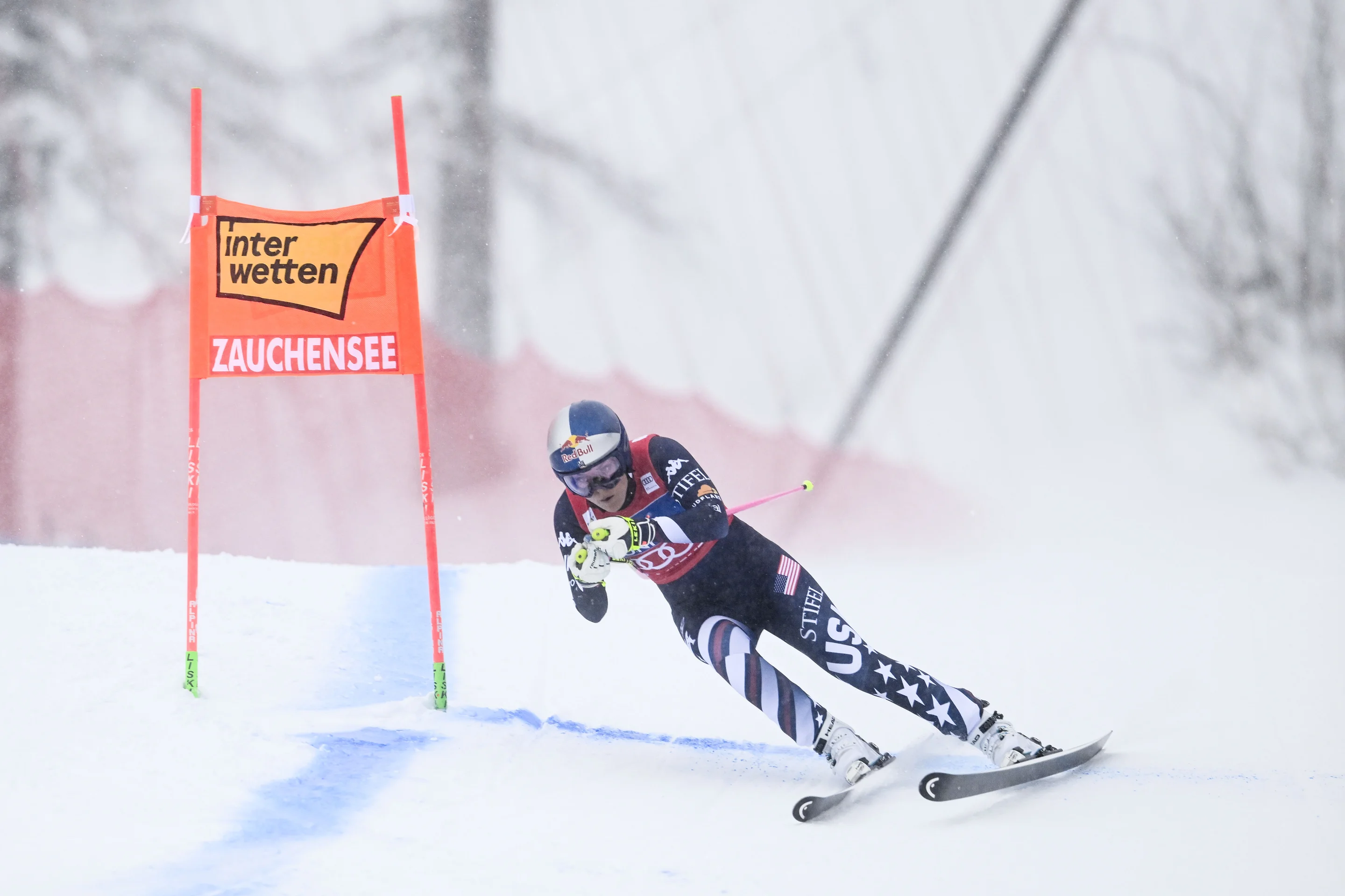 Lindsey Vonn (USA/Head) on her way to her second Downhill win in four races this season. ©FIS/ActionPress