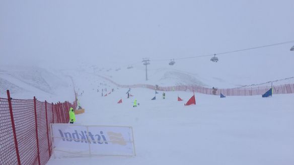 Season's last parallel giant slalom interrupted
