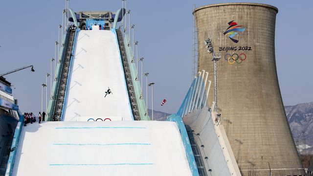 Anna Gasser (AUT) on her way to a second-straight Olympic big air victory © GEPA Pictures/Patrick Steiner