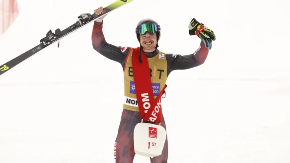 Dominant Howden and Naeslund mount top step at Montafon