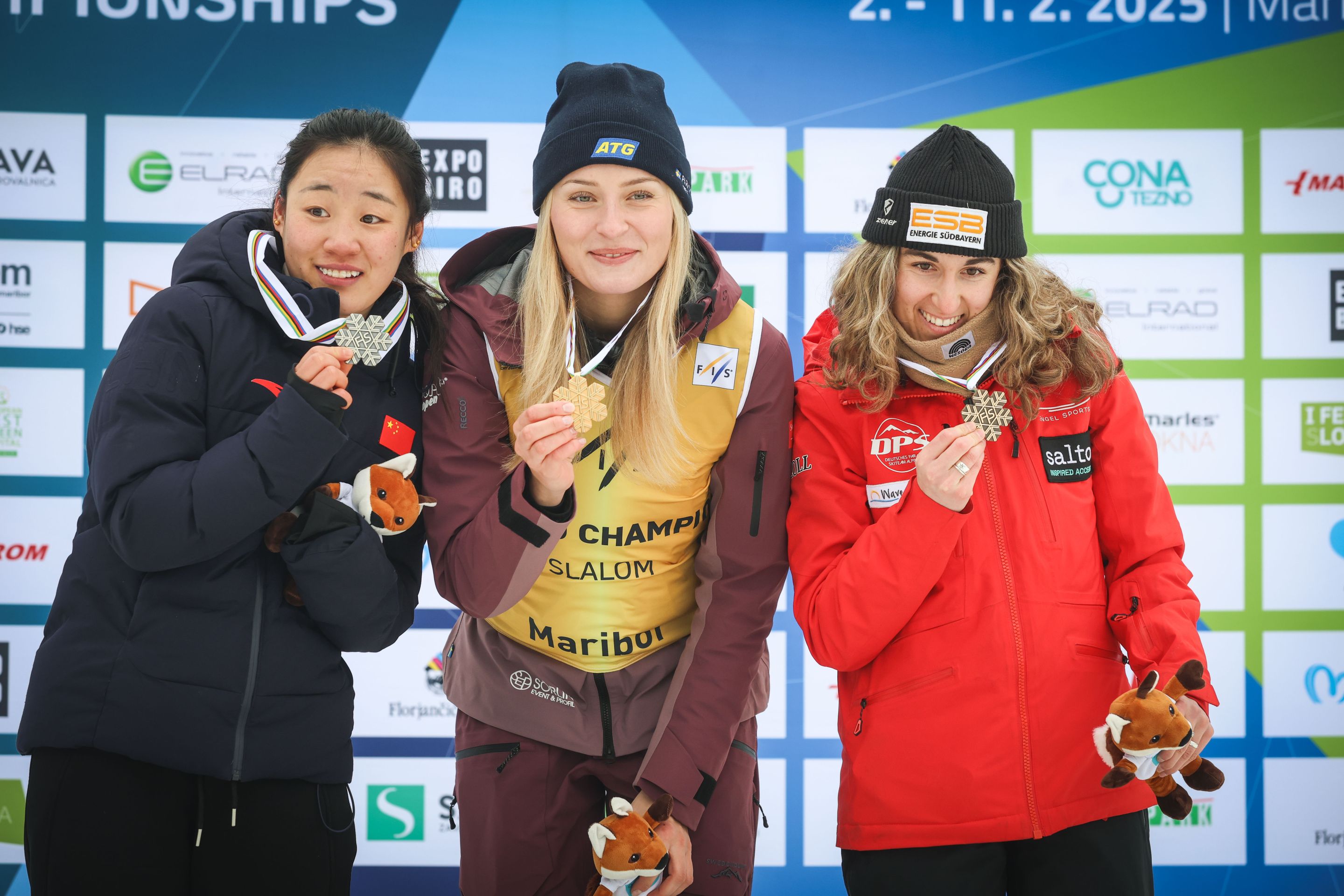 Mengqiu Zhang (CHN), Ebba Årsjö (SWE) and Anna-Maria Rieder (GER)