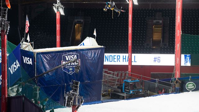 Alex Hall (USA) on his way to victory in Atlanta © US Ski & Snowboard