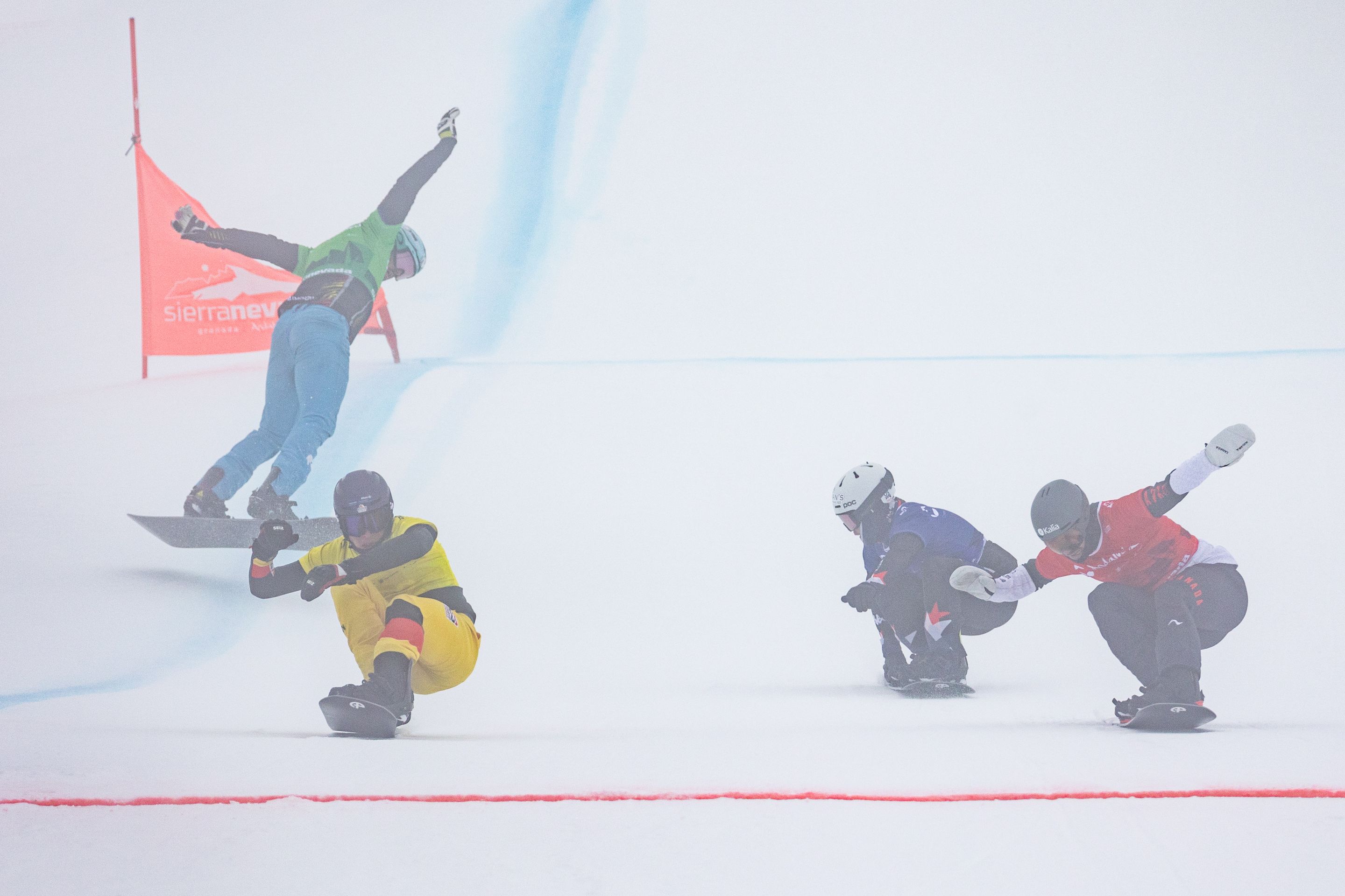 Visibility was poor as Ulbricht (second left) won the men's Big Final / Photo by: Cetursa Sierra Nevada