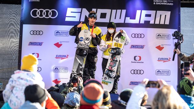 Tiarn Collins (NZL) and Kokomo Murase (JPN) © Michal Prouza/Audi SnowJam
