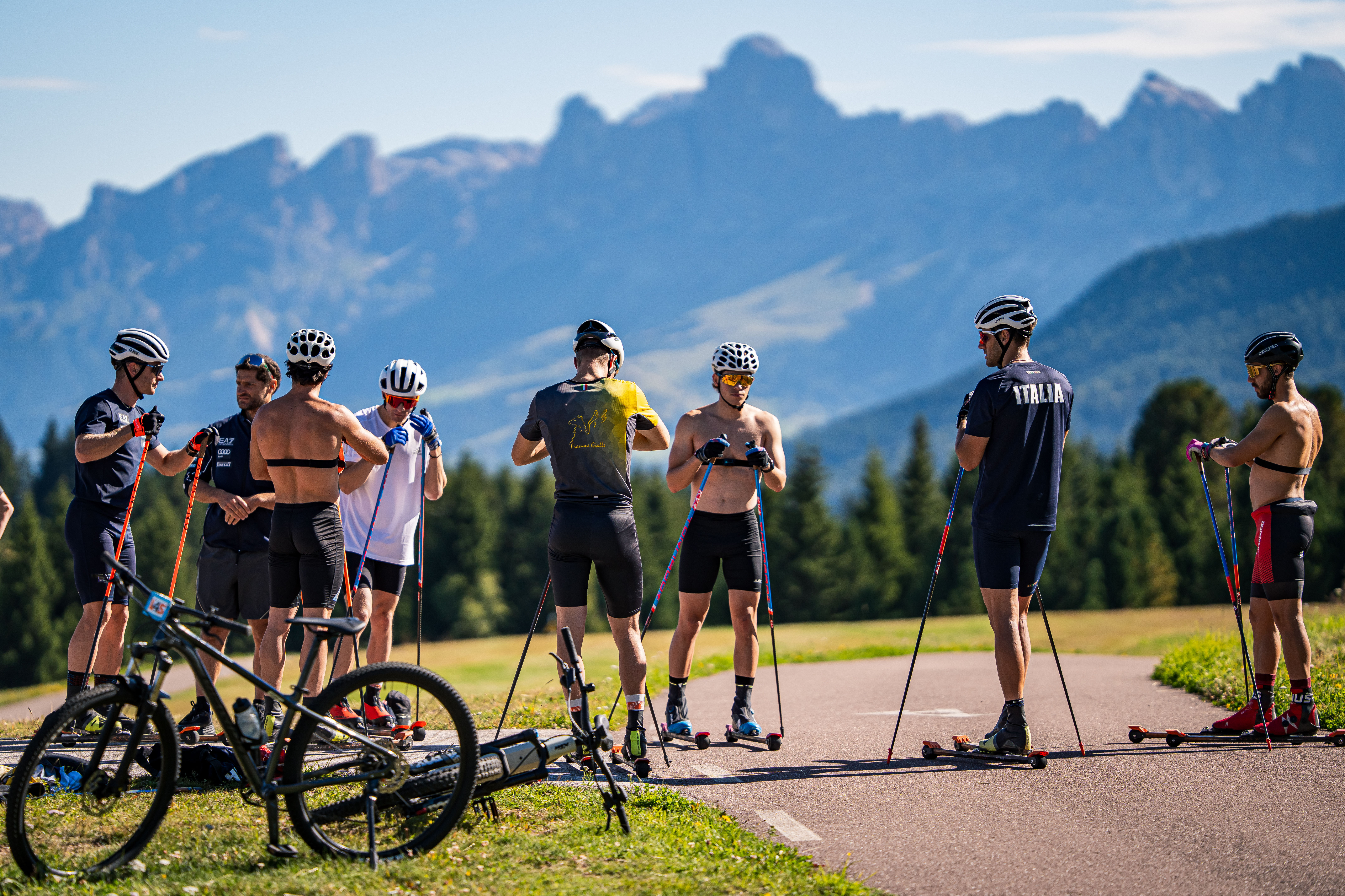 Cross-country stars share summer training behind the scenes