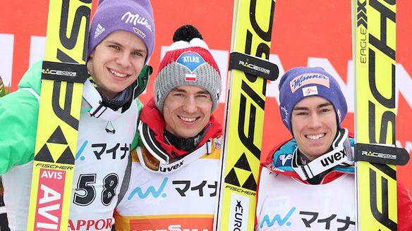 Kamil Stoch fights back in Sapporo