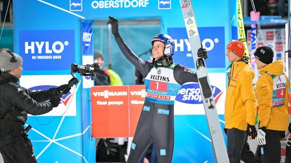 Andreas Wellinger wins 4HT opener in Oberstdorf