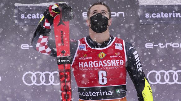 Zubcic claims second World Cup victory under heavy snowfall