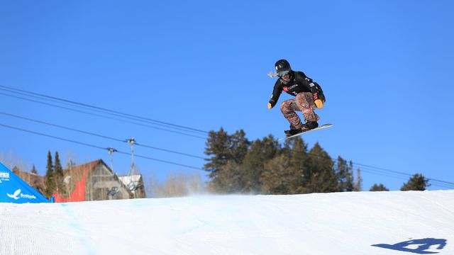 Reigning World Champion Lindsay Jacobellis (USA) in action during the first official training at Solitude © FIS Snowboard