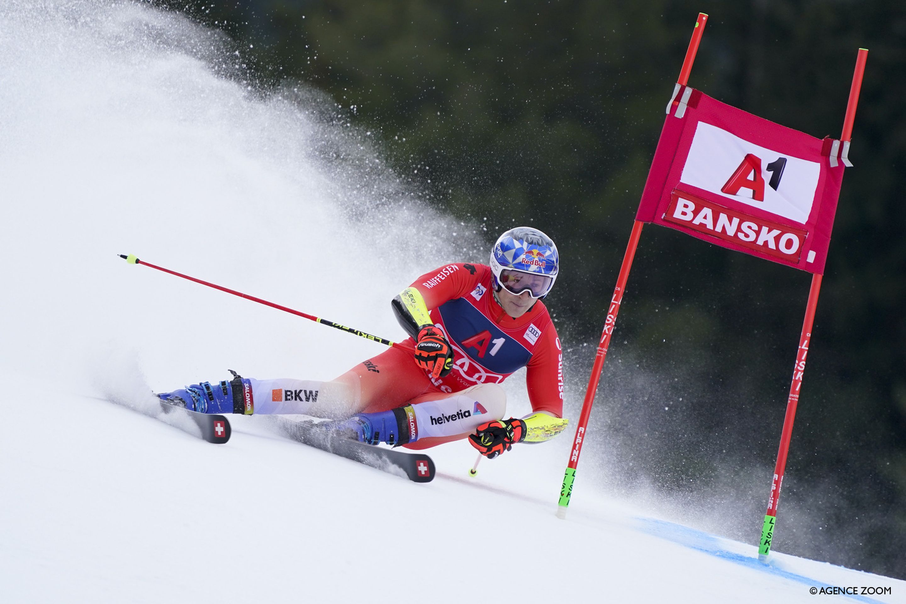 Odermatt charges down the Banderitza piste en route to victory in Bansko (Agence Zoom)