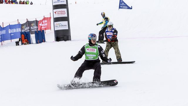Alex "Chumpy" Pullin (AUS) with the 2015/16 win in Baqueira Beret (ESP) © Mario Sobrino