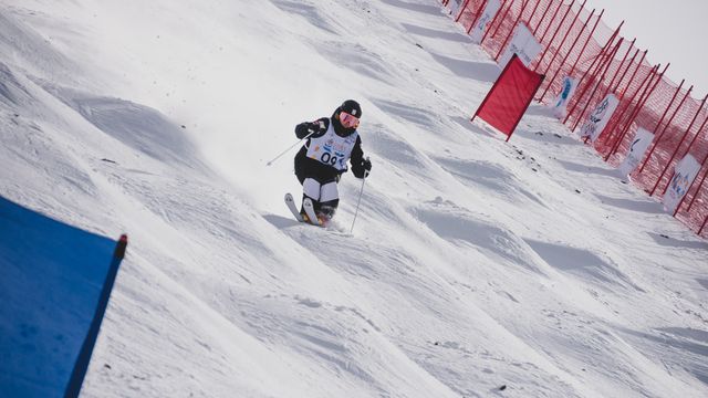 Casey Andringa skiing in moguls World Cup finals at Shymbulak (KAZ)