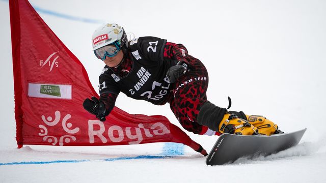 Claudia Riegler in action at Rogla © Miha Matavz/FIS Snowboard