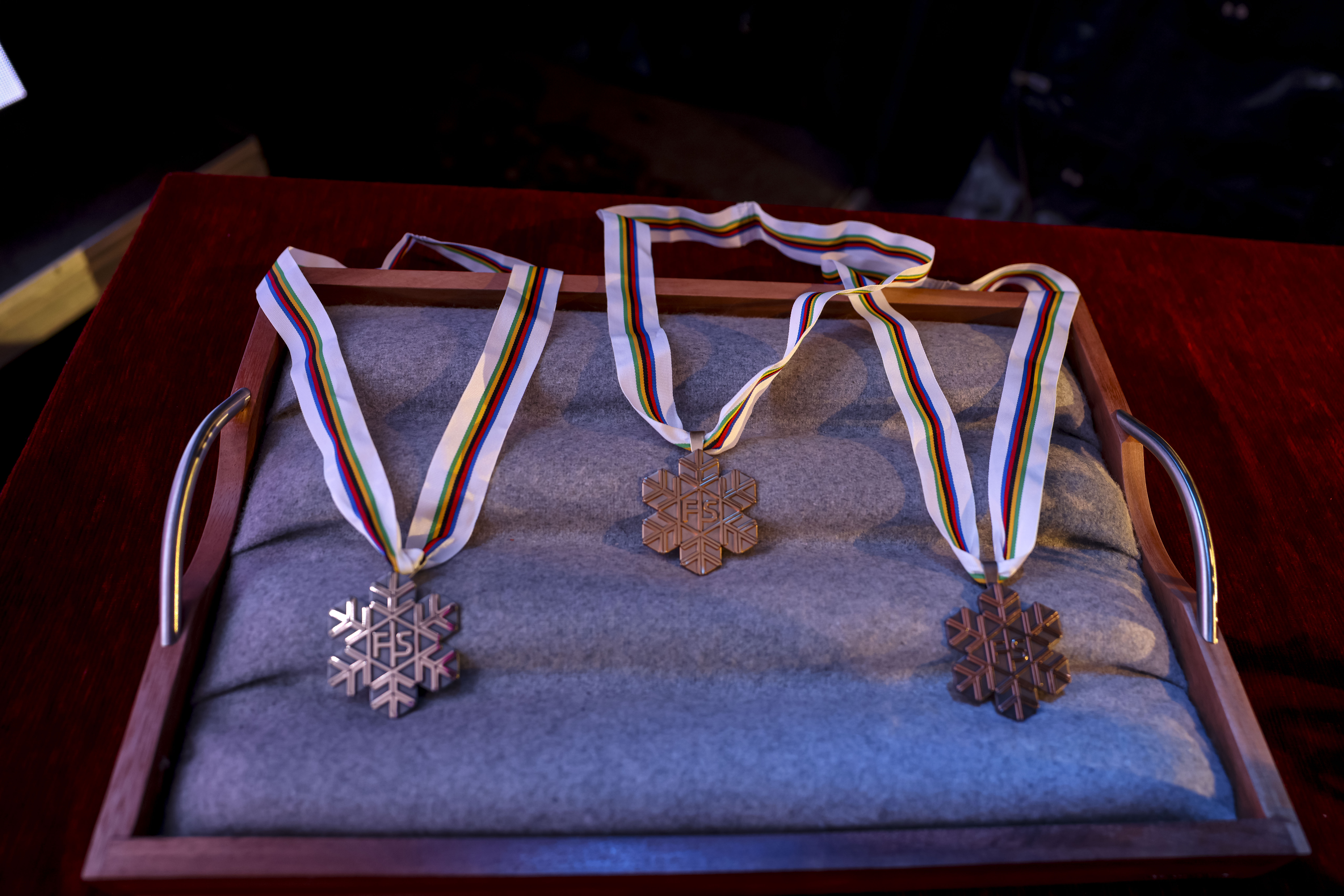 www.fis-ski.com