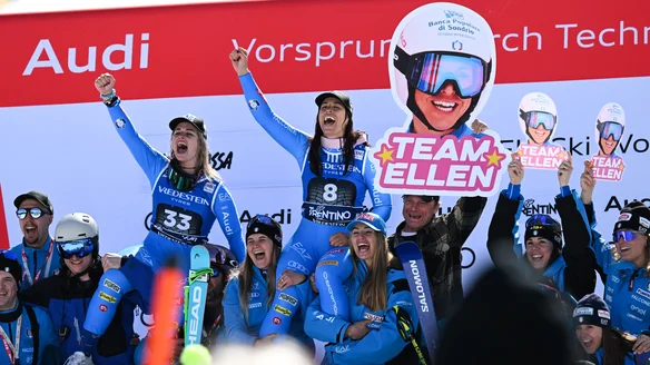 ‘Fighting’ Curtoni wins as Robinson keeps Super G Globe race alive