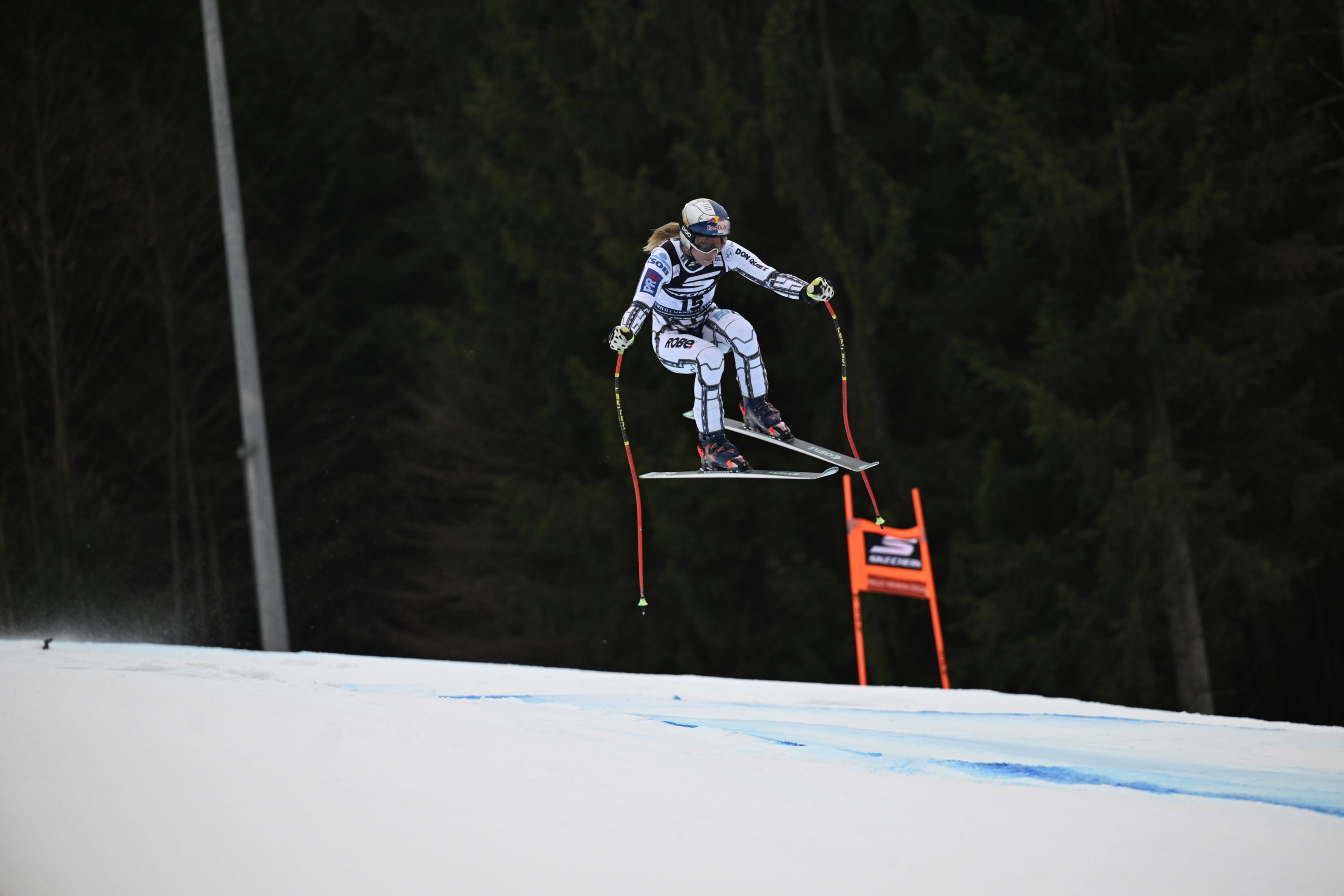 Ester Ledecka (CZE/Kaestle) soars to her first World Cup Super G podium since March 2024. ©FIS/ActionPress/Andreas Schaad