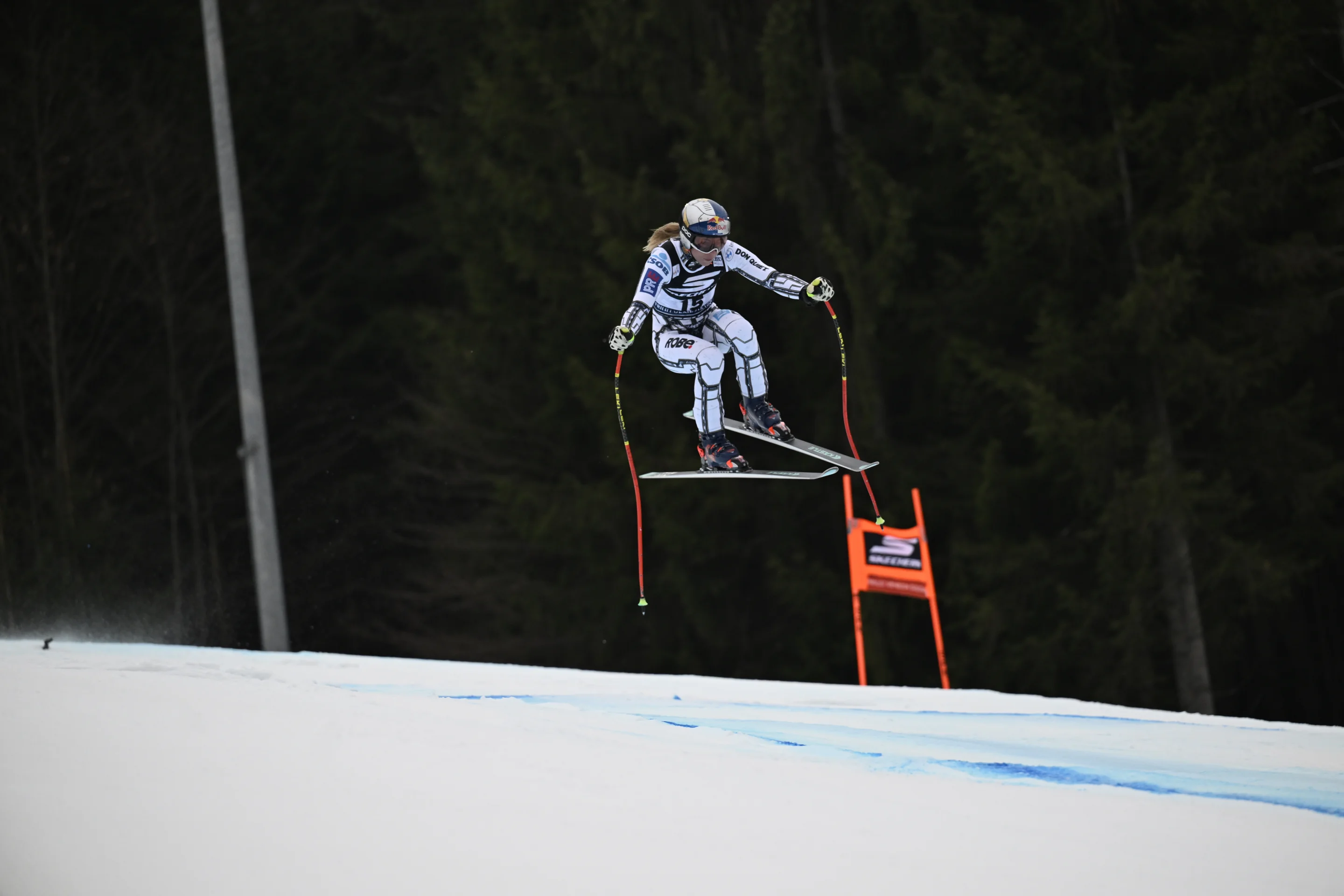 Ester Ledecka (CZE/Kaestle) soars to her first World Cup Super G podium since March 2024. ©FIS/ActionPress/Andreas Schaad