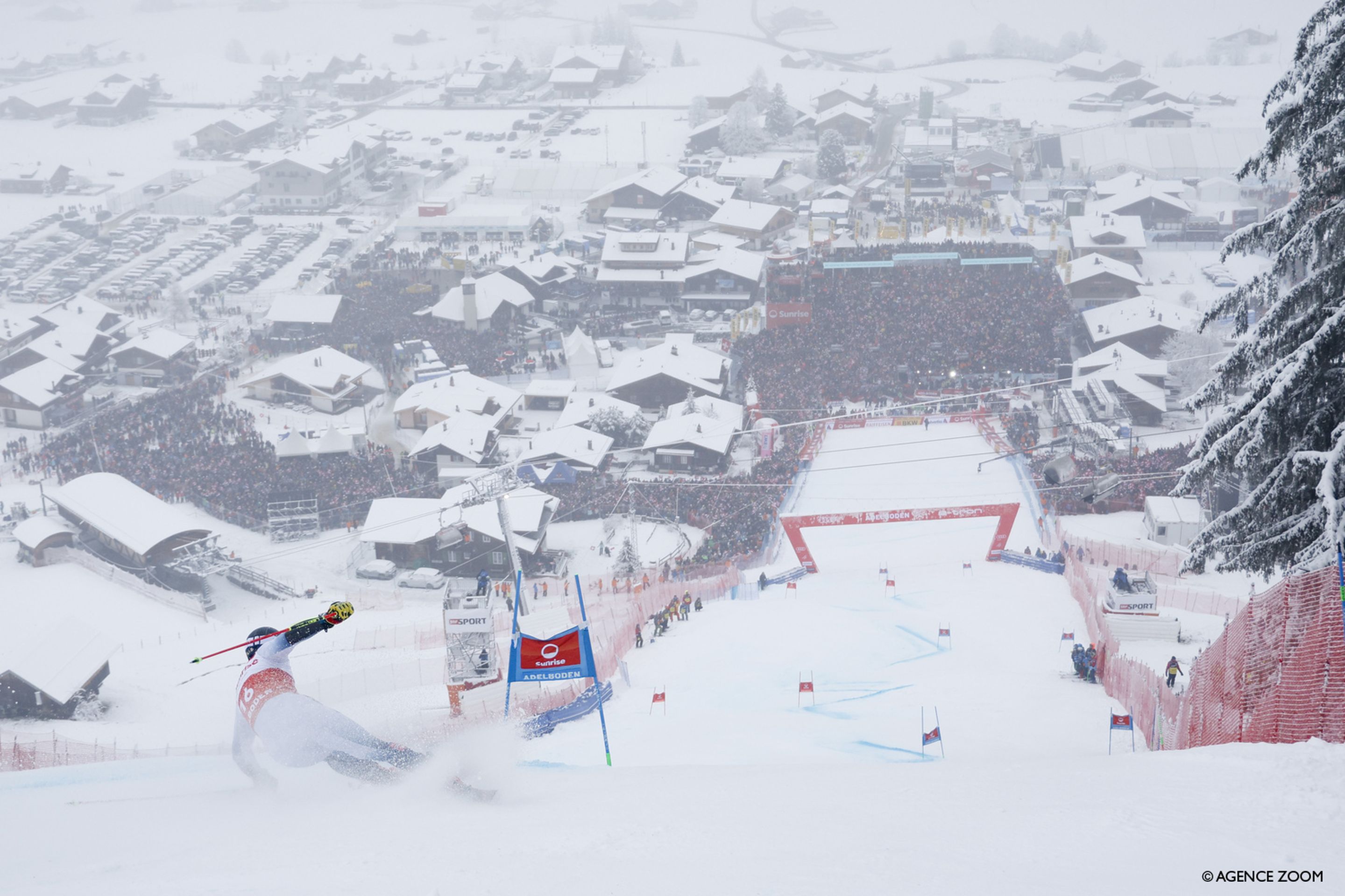 Kilde battles the fog, the Swiss fans and the zielhang in Adelboden (Agence Zoom)