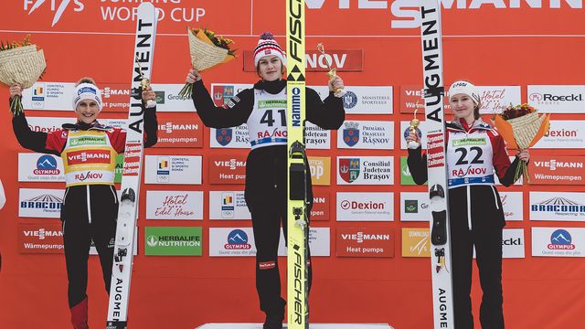 Eva Pinkelnig (AUT), Anna Odine Stroem (NOR), Julia Muehlbacher (AUT)
