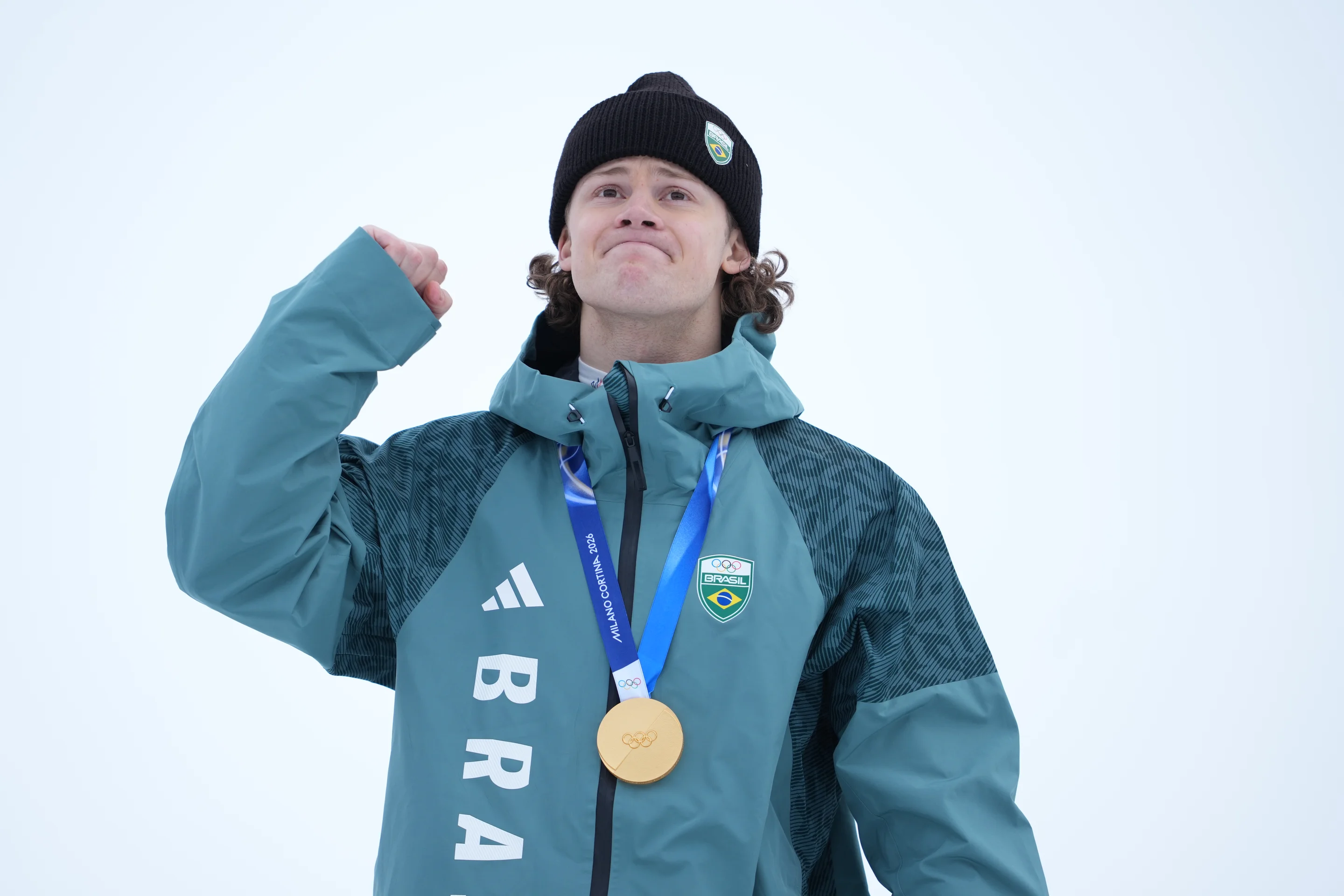 An emotional Lucas Pinheiro Braathen (BRA/Atomic) celebrates winning Brazil's first Olympic Winter Games gold medal. ©FIS/ActionPress/Mine Kasapoglu