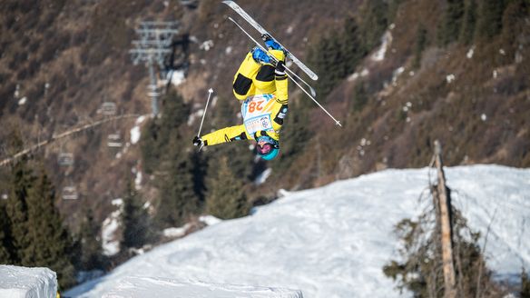 Moguls stars shine at FIS Open event in Soelden