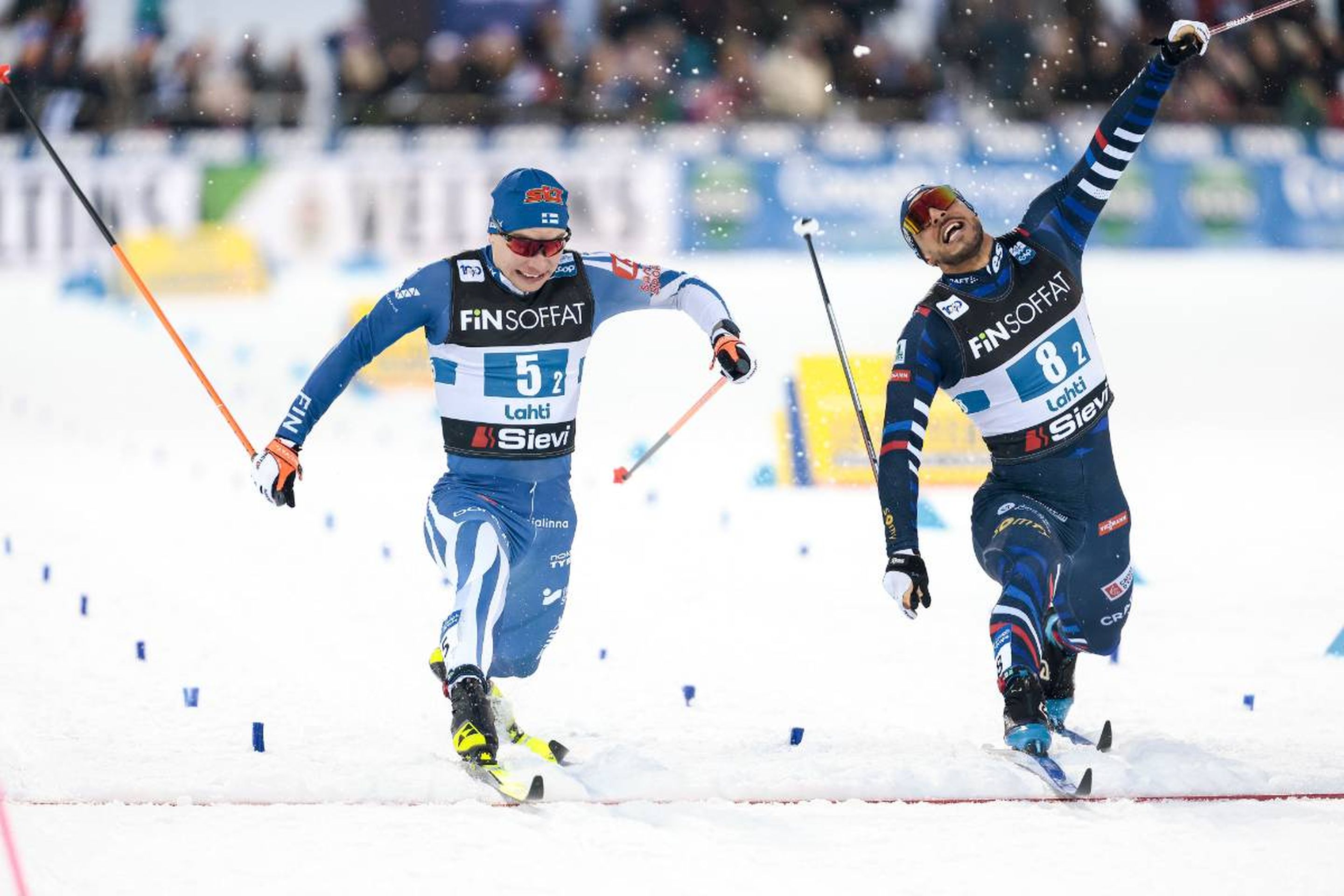 Double jeopardy: Lauri Vuorinen (FIN, left) just beats Richard Jouve (FRA) to third place @ Nordic Focus