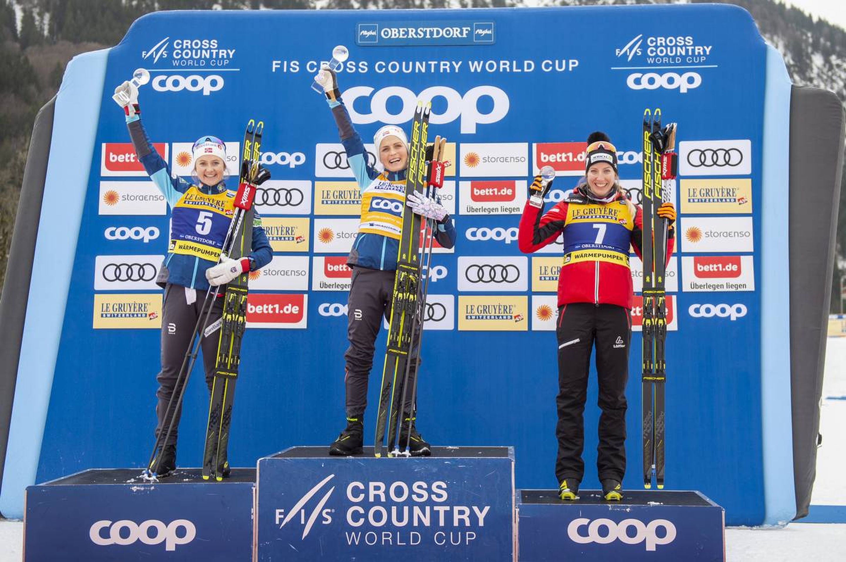 25.01.2020, Oberstdorf, Germany (GER):
Ingvild Flugstad Oestberg (NOR), Therese Johaug (NOR), (l-r) - FIS world cup cross-country, skiathlon women, Oberstdorf (GER). www.nordicfocus.com. © Thibaut/NordicFocus. Every downloaded picture is fee-liable.