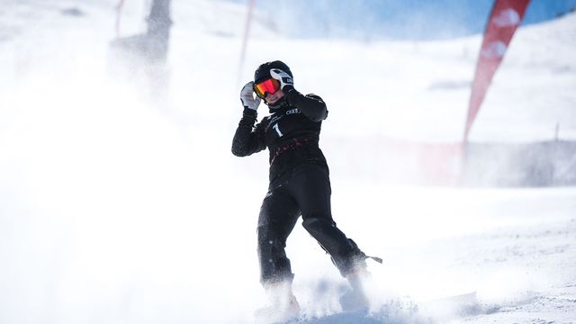 Milena Bykova on her way to winning Cardrona 2018 FIS Junior Snowboard World Championships PGS gold