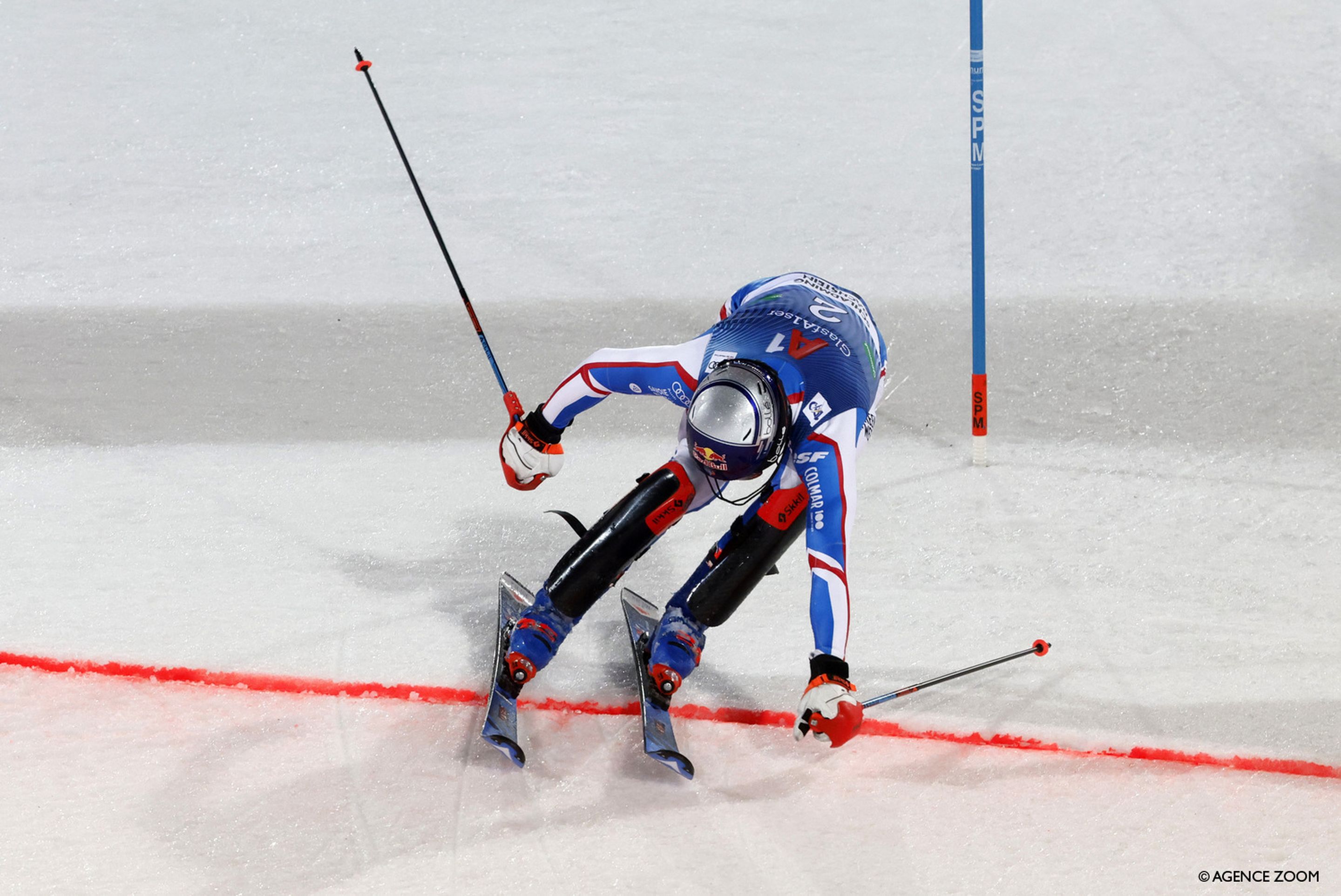 Clement Noel (FRA) crosses the line to take the lead before being pushed into third (Agence Zoom)