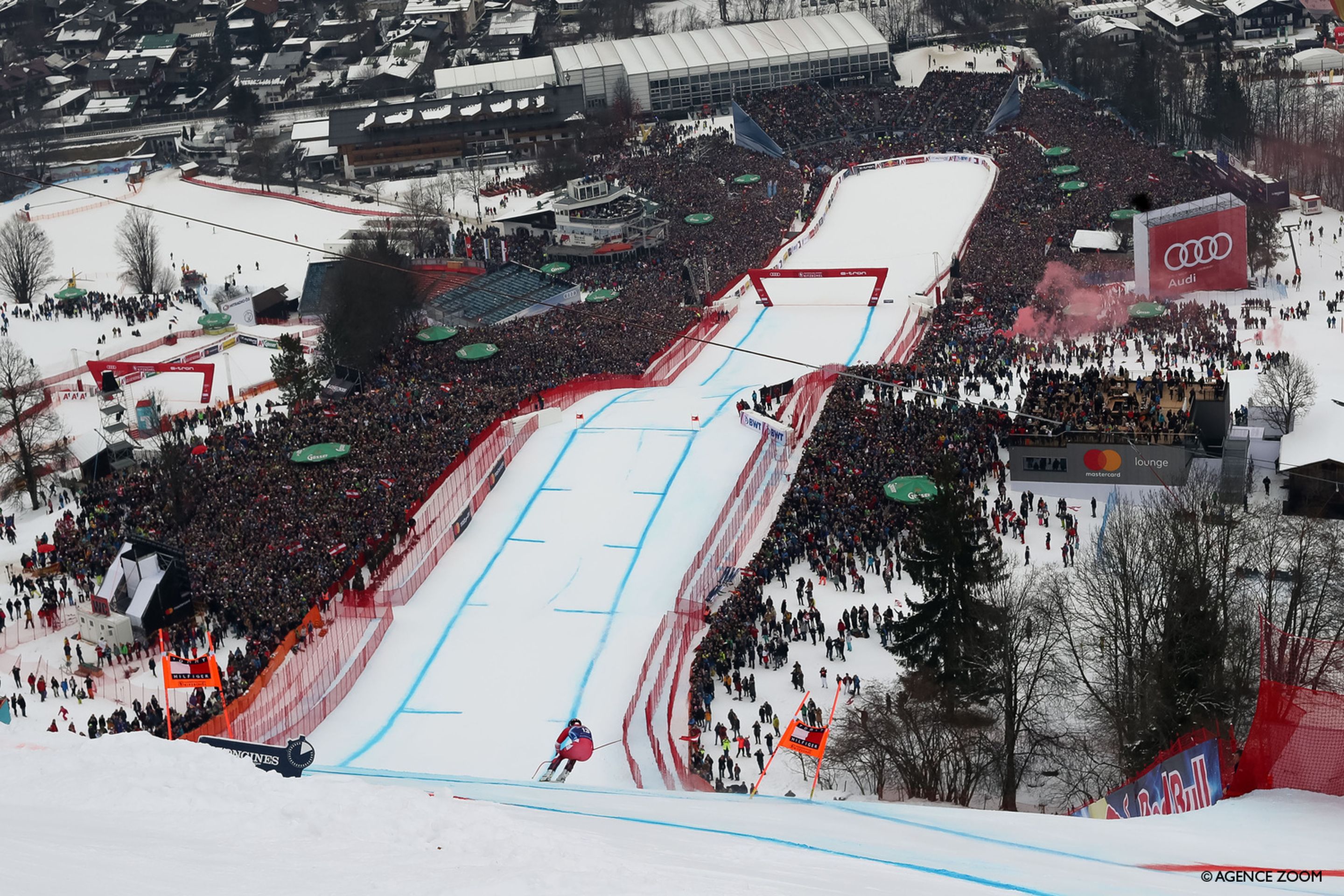 KITZBUEHEL, AUSTRIA - JANUARY 25 : Matthias Mayer of Austria competes during the Audi FIS Alpine Ski World Cup Men's Downhill on January 25, 2020 in Kitzbuehel Austria. (Photo by Alexis Boichard/Agence Zoom)