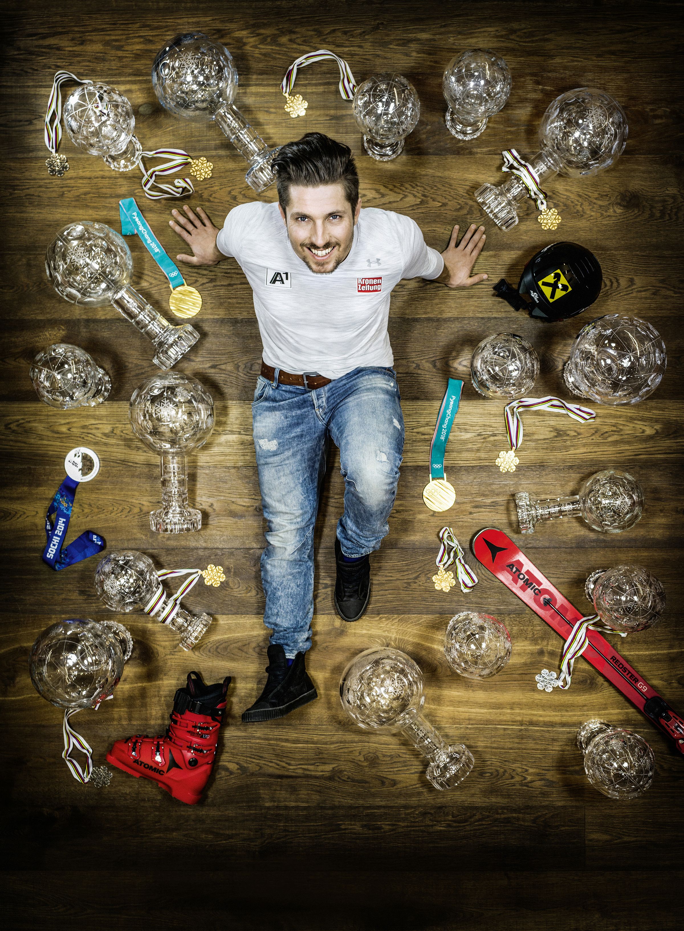19.03.2018, Salzburg, AUT, Fotoshooting 2018 mit Marcel Hirscher (AUT) mit seinen 7 großen Kristallkugeln des Gesamtweltcupsiegers. Marcel Hirscher (AUT) // overall worldcup champion Marcel Hirscher (AUT) during a photoshooting in Salzburg, Austria on 2018/03/19. BILDSYMPHONIE © 2018, PhotoCredit: BILDSYMPHONIE