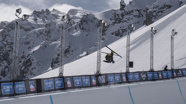 First training day at the halfpipe World Cup event in Tignes (FRA). Photo: Mateusz Kielpinski (FIS)