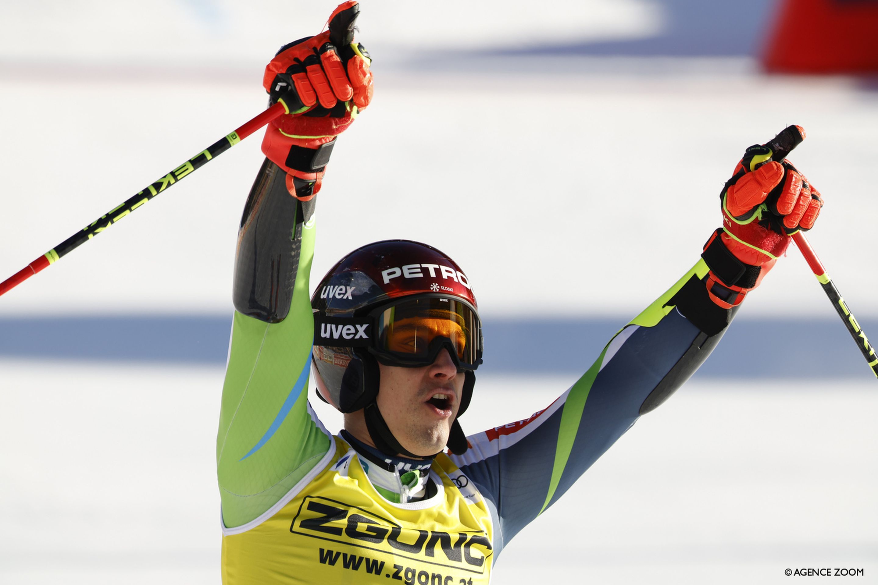 Zan Kranjec (SLO) was excited after skiing into provisional first place on Monday (Agence Zoom)